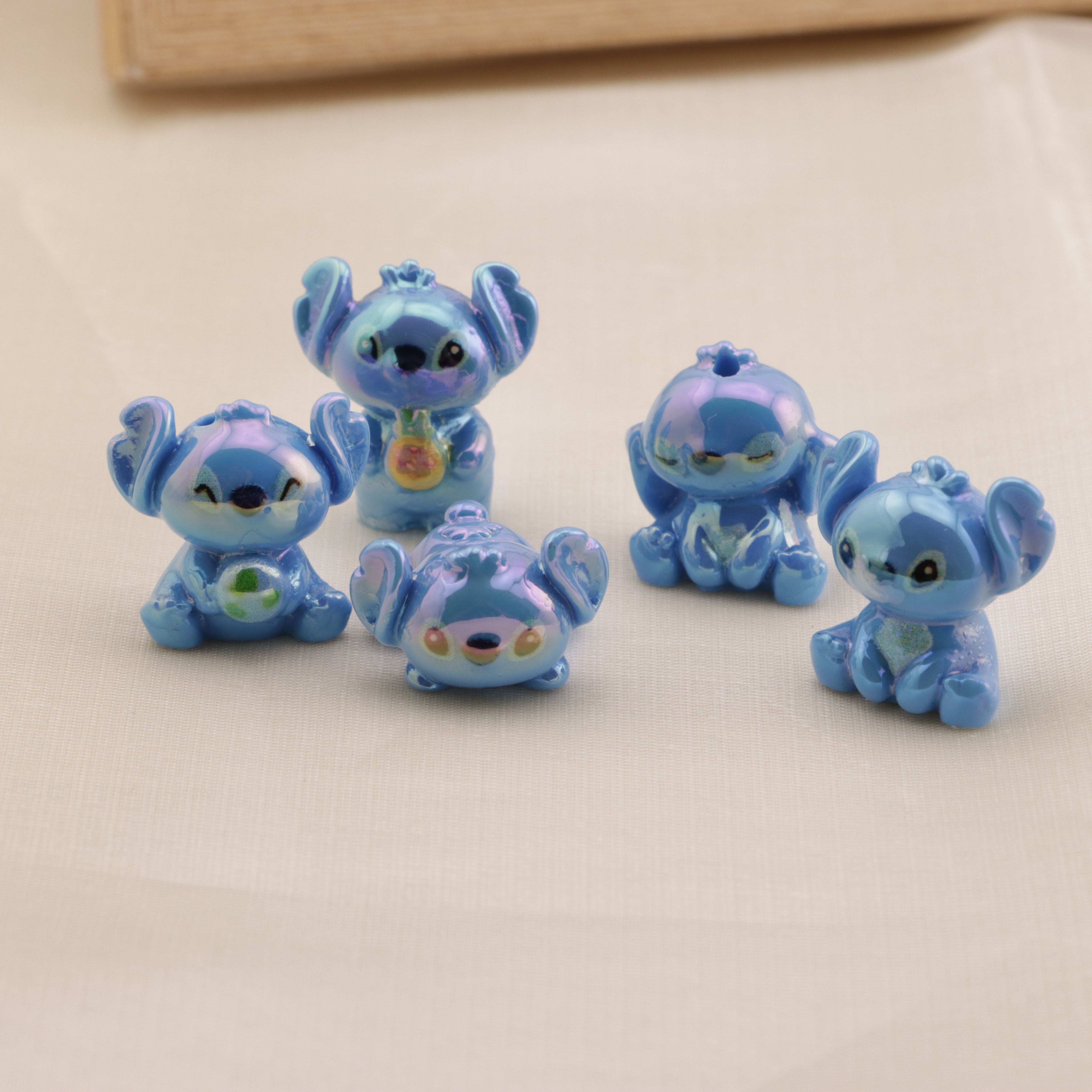 FS6466- Approximately 22×20mm 3D  Stitch Resin Beads